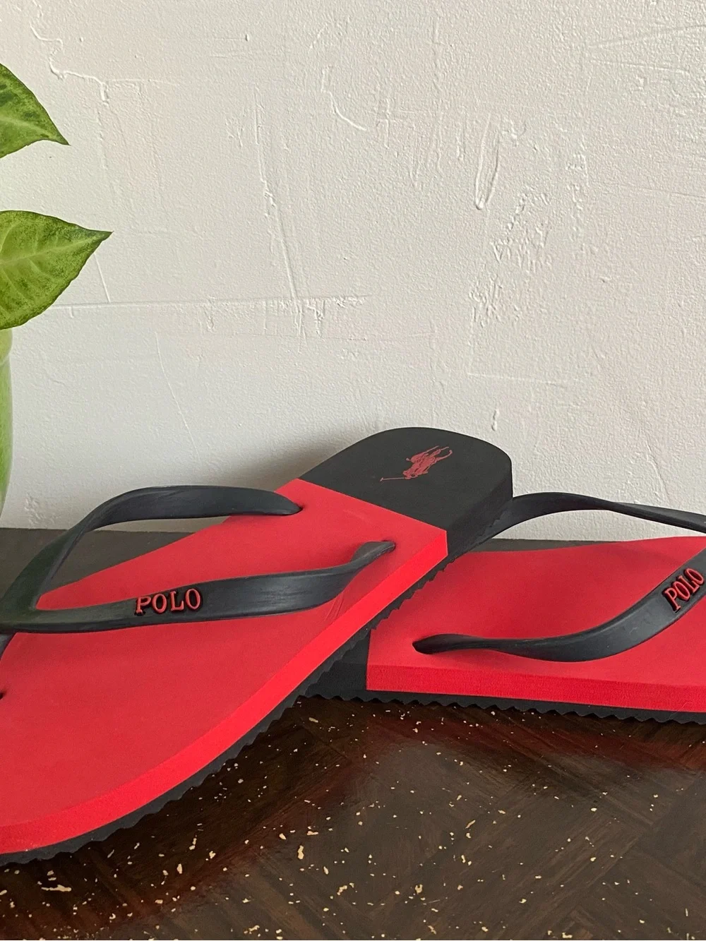 New Polo Ralph Lauren Red & Black Flip Flops Men’s Sz 8D,9/10D, 11/12D